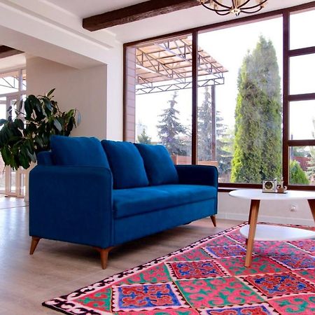 Muras Hotel Karakol Bagian luar foto