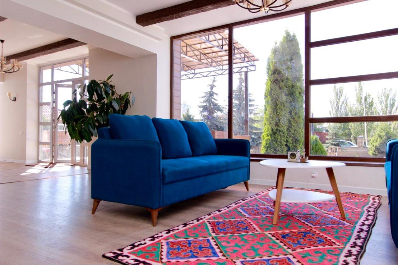 Muras Hotel Karakol Bagian luar foto