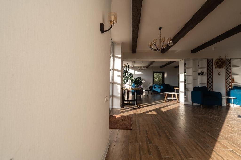 Muras Hotel Karakol Bagian luar foto
