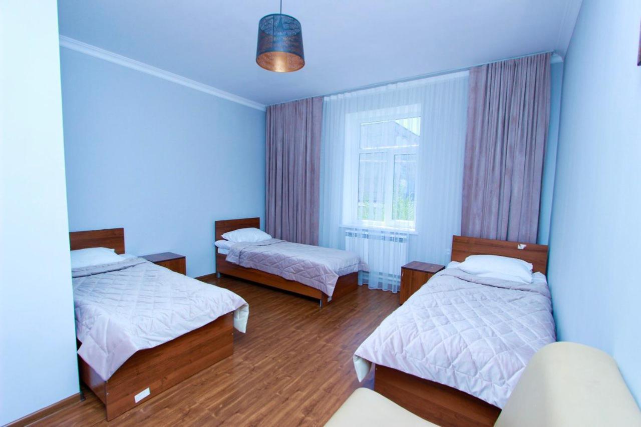 Muras Hotel Karakol Bagian luar foto