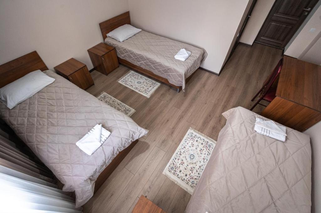 Muras Hotel Karakol Bagian luar foto