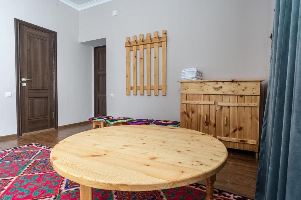 Muras Hotel Karakol Bagian luar foto
