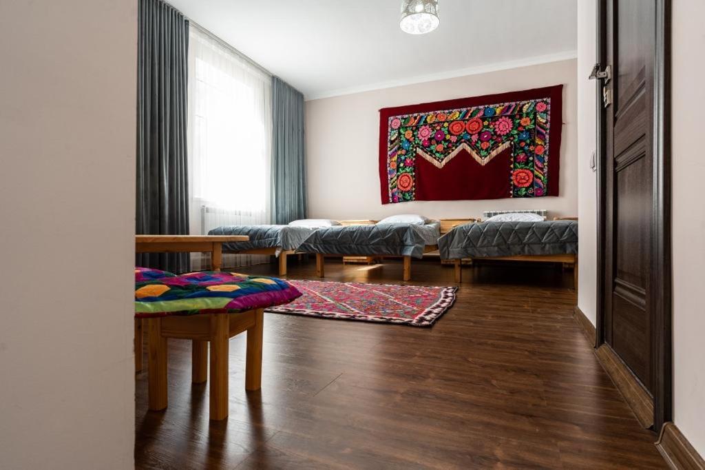 Muras Hotel Karakol Bagian luar foto
