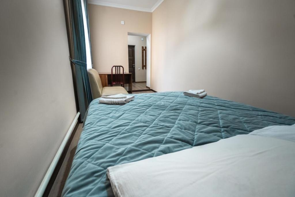 Muras Hotel Karakol Bagian luar foto