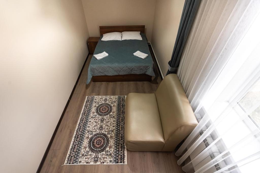 Muras Hotel Karakol Bagian luar foto