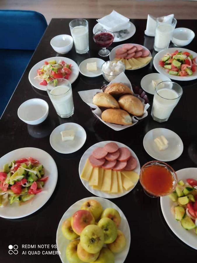 Muras Hotel Karakol Bagian luar foto